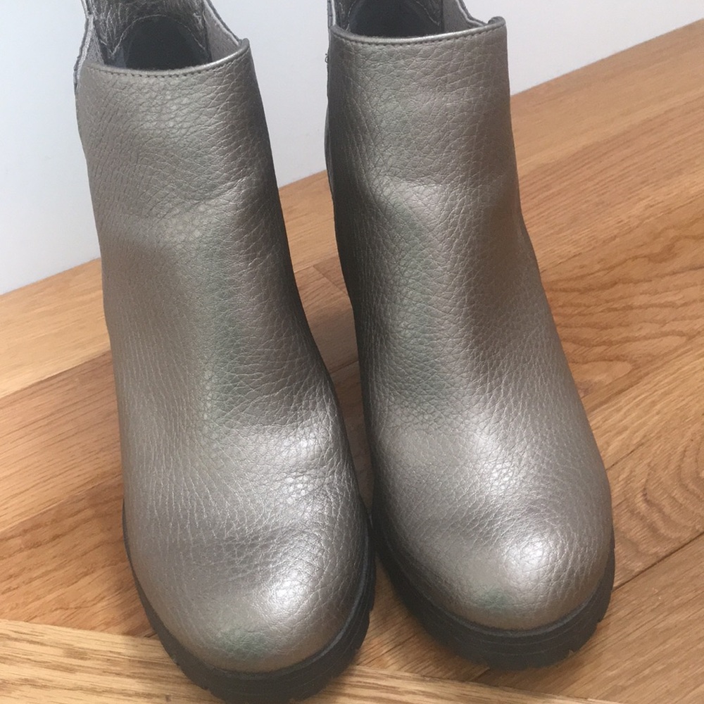 Metallic Booties - Picture 5 of 8